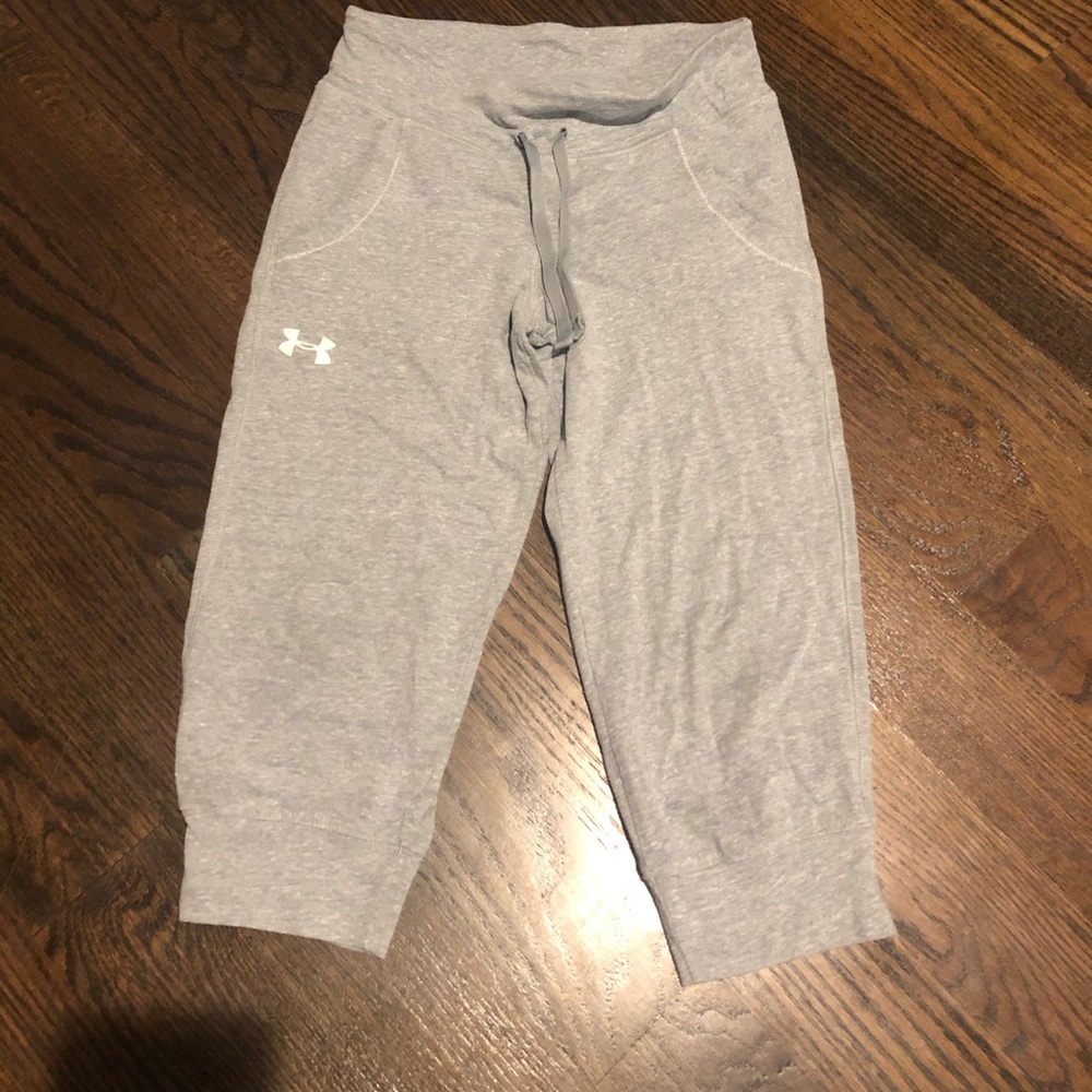 Under Armour cropped joggers youth medium